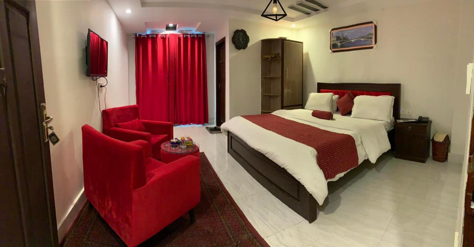 Hotel Birmingham Palace Kalam By Khan Familia Buitenkant foto