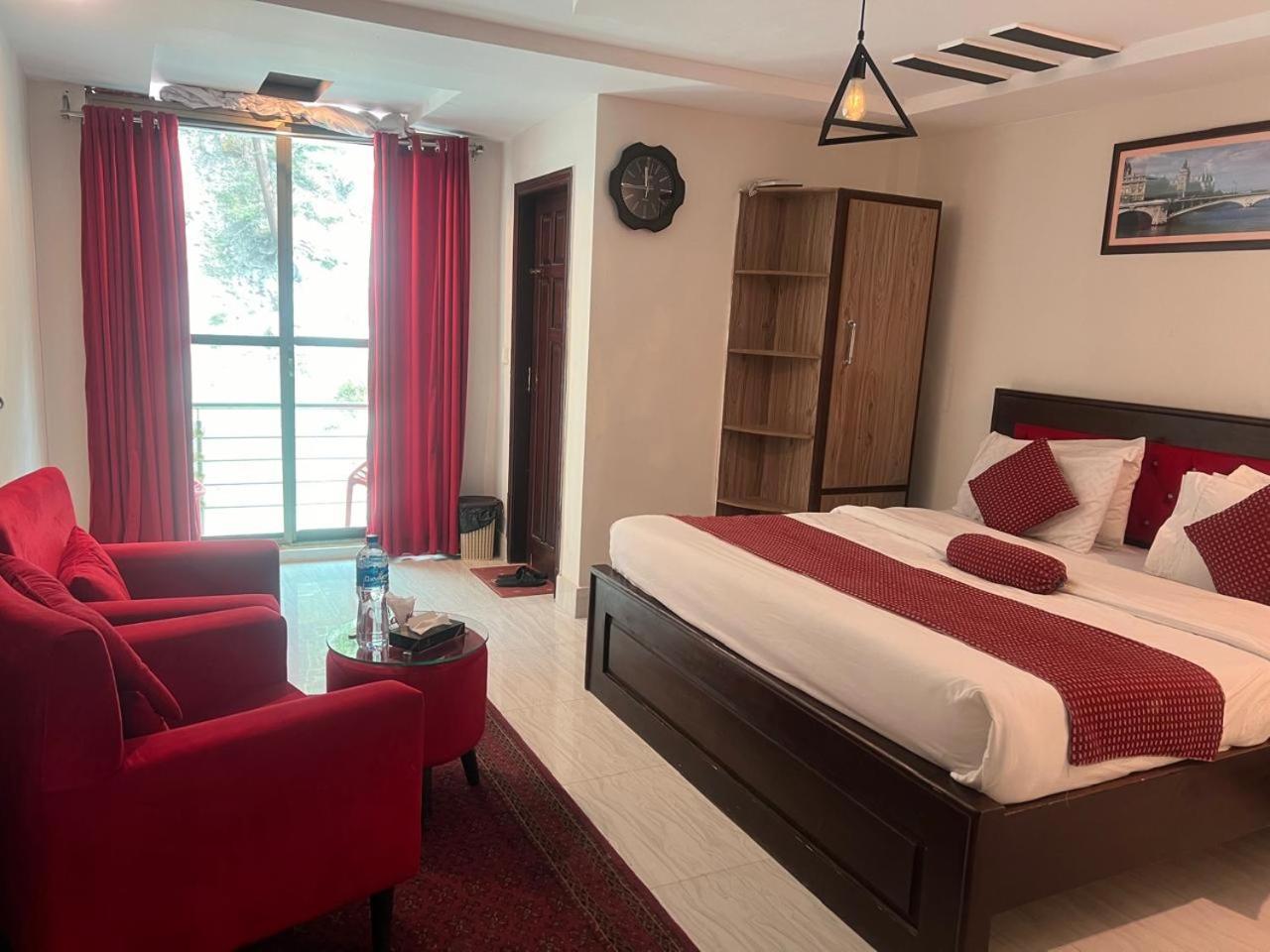 Hotel Birmingham Palace Kalam By Khan Familia Buitenkant foto