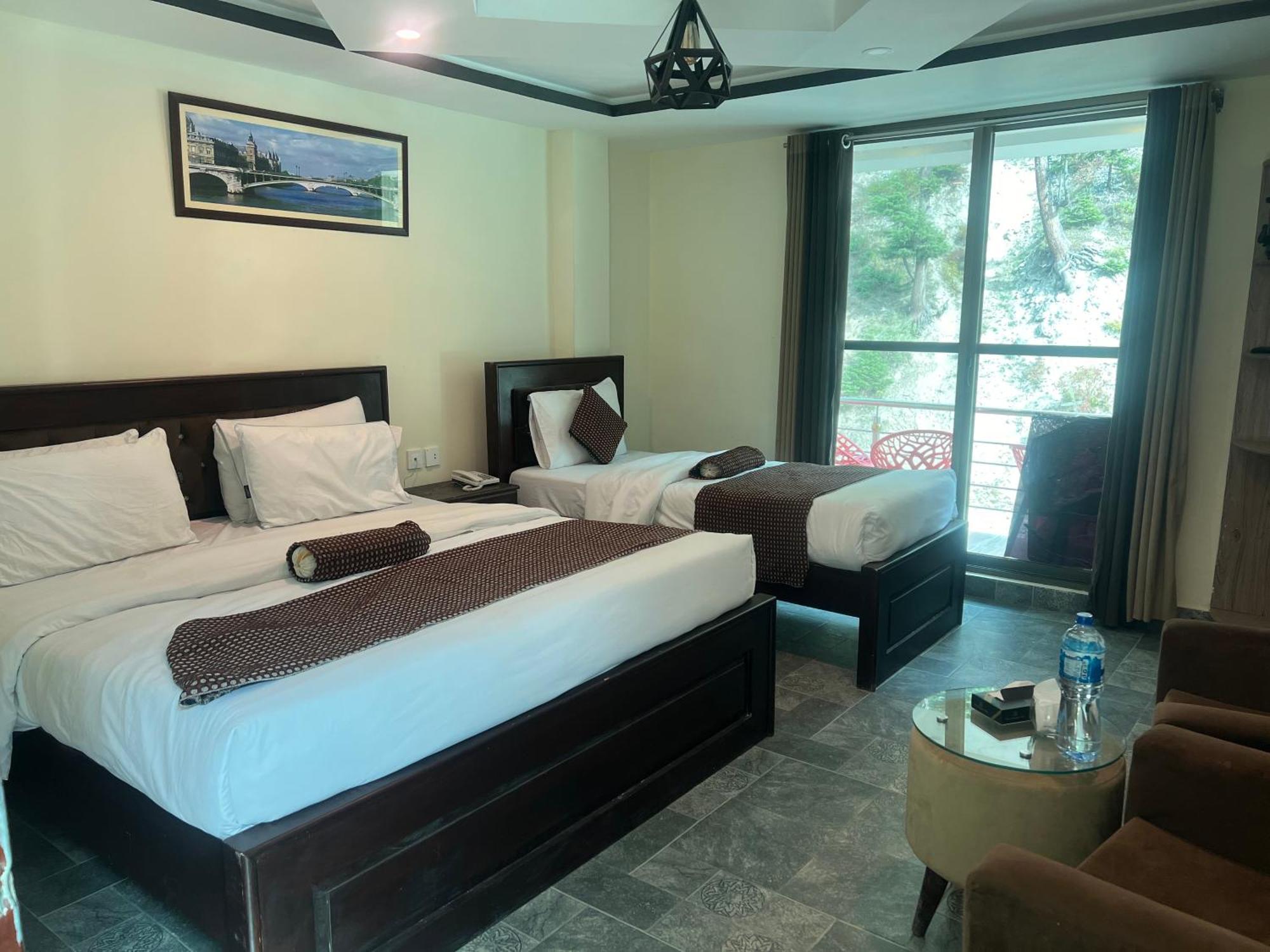 Hotel Birmingham Palace Kalam By Khan Familia Buitenkant foto