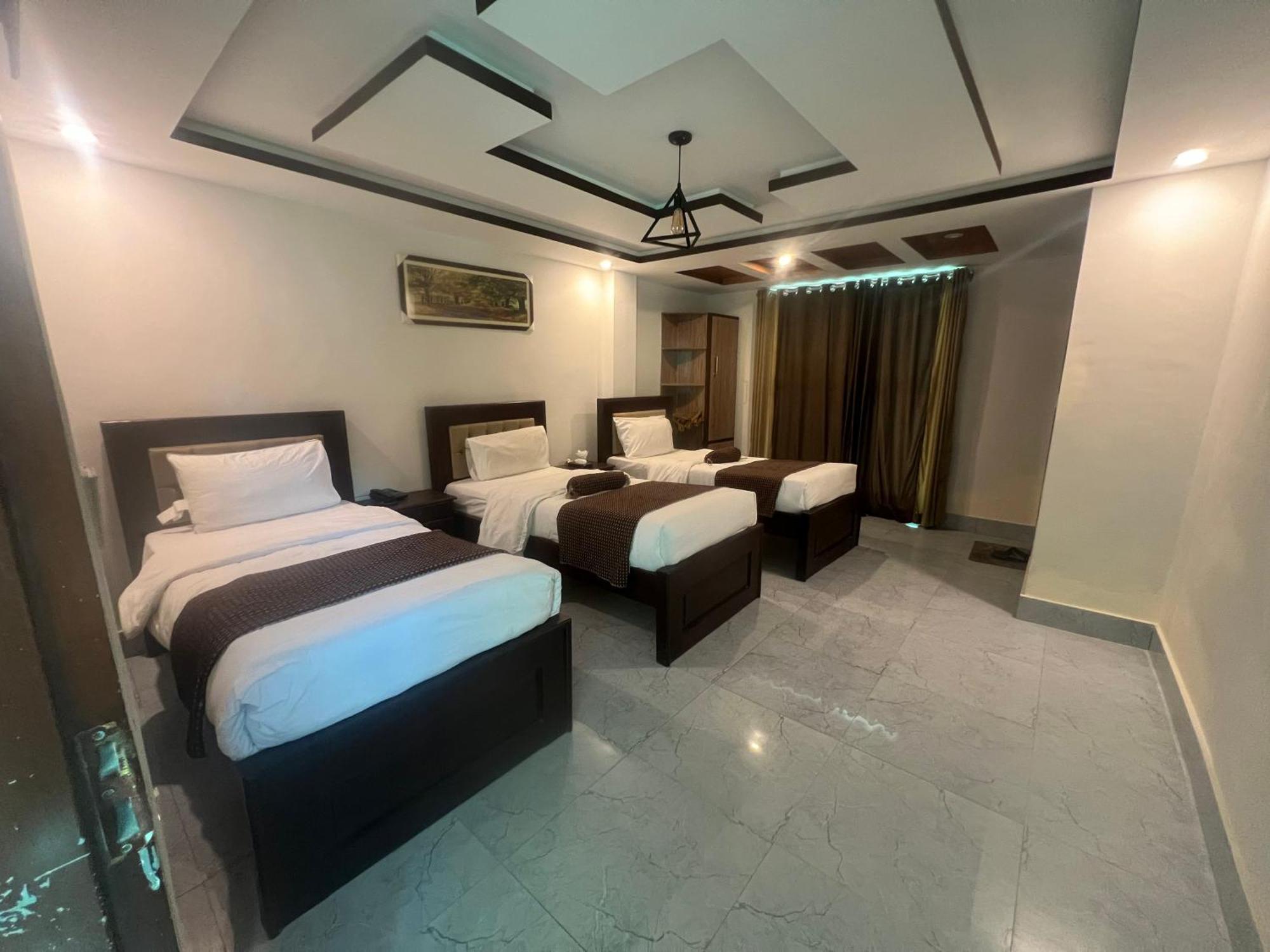 Hotel Birmingham Palace Kalam By Khan Familia Buitenkant foto